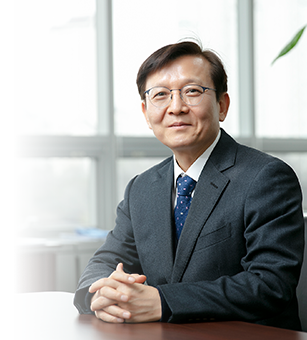 Executive Vice President for Industry-Academic Cooperation and Director of LINC+ of Ajou Univ. Lim Jae-Sung.
